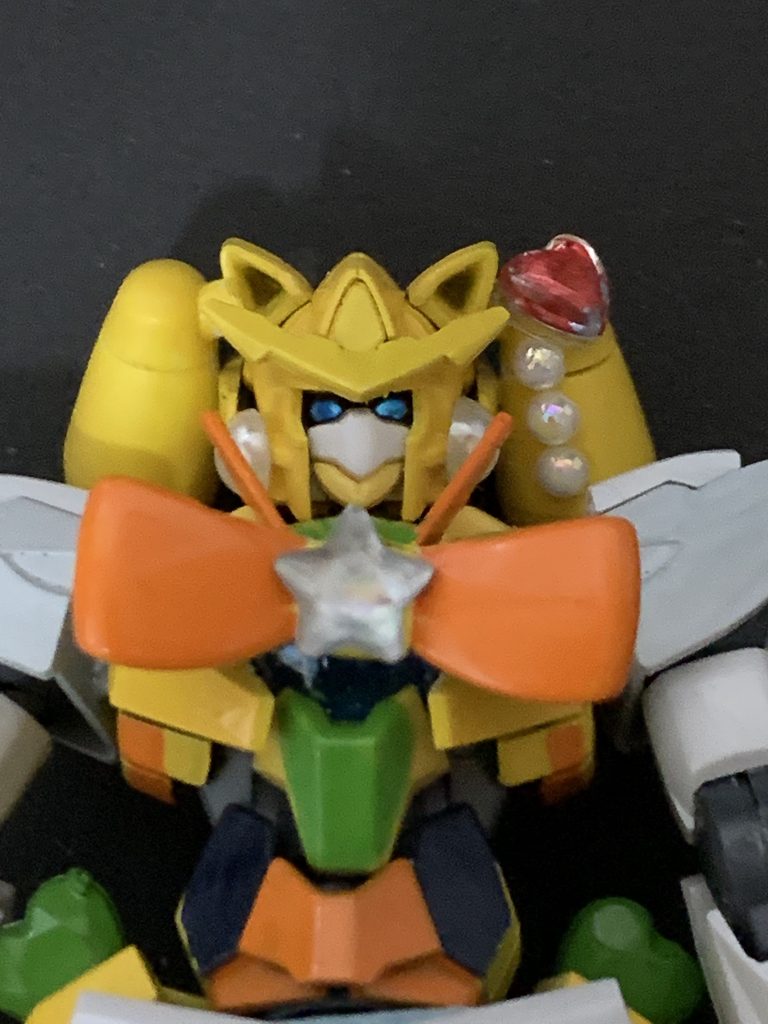 顔はシアクアンタの後ろにツインテールのイメージでプチッガイの腕を接着してます。