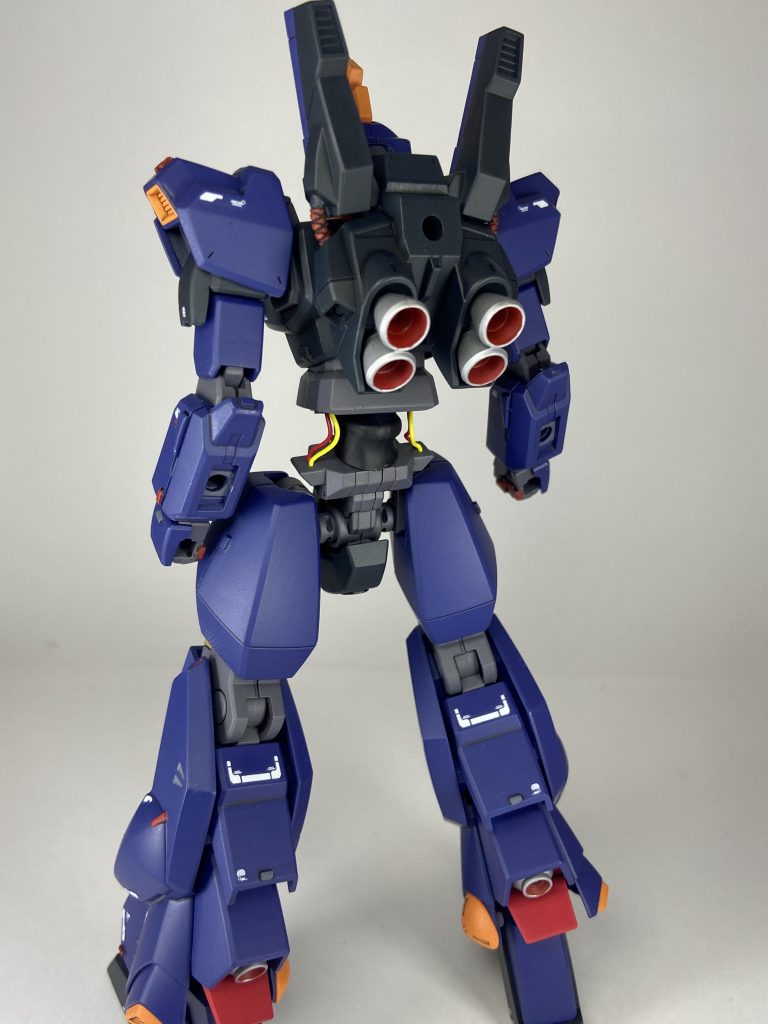 背中。動かしていたら肘関節が擦れてハゲ始めたのでここまで…最後まで、閲覧頂きありがとうございました！GBNがあったらこの機体でリライズ最終回の決戦に参加したいです(遅刻)