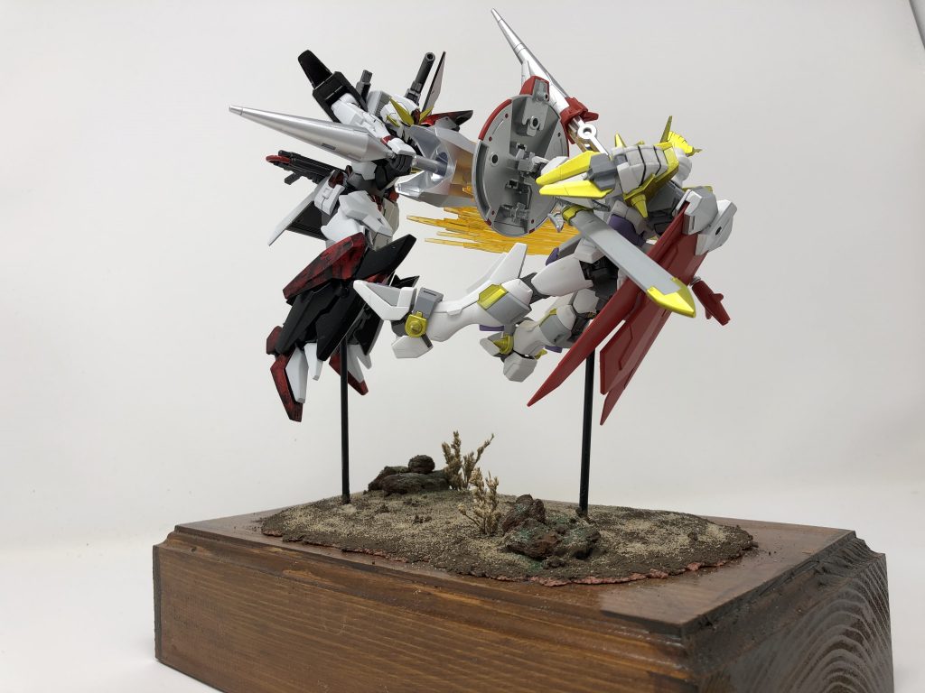 ガンダムテルティウムVSジャスティスナイトガンダム–2枚目/制作者：小鳥遊