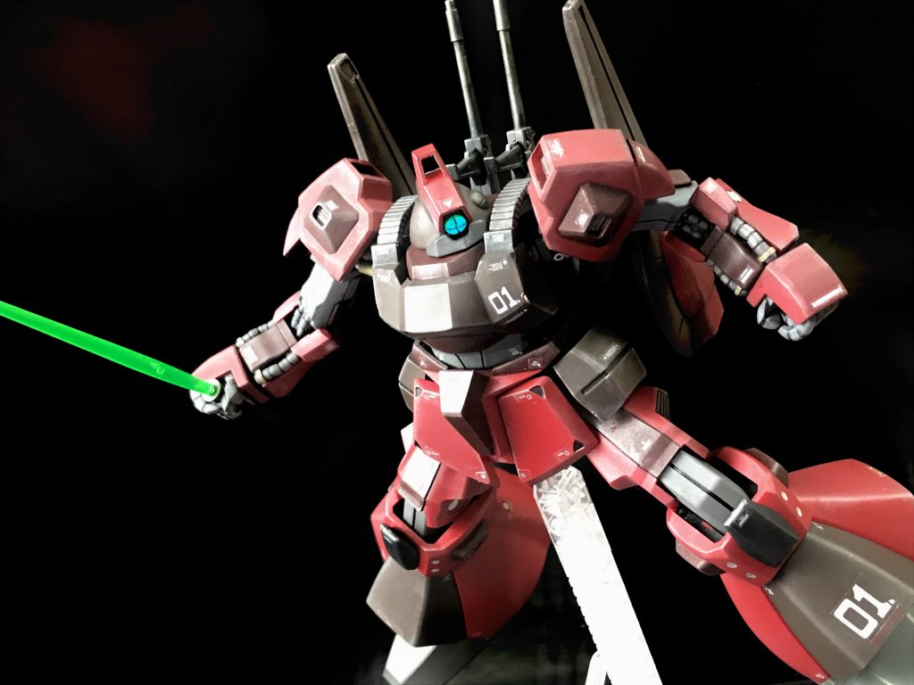 ゴツい腕と脚ですが、なかなかよく動きます。元は比較的さっぱりしたキットですが、なかなか見応えが出たと、自画自賛しています(^^)