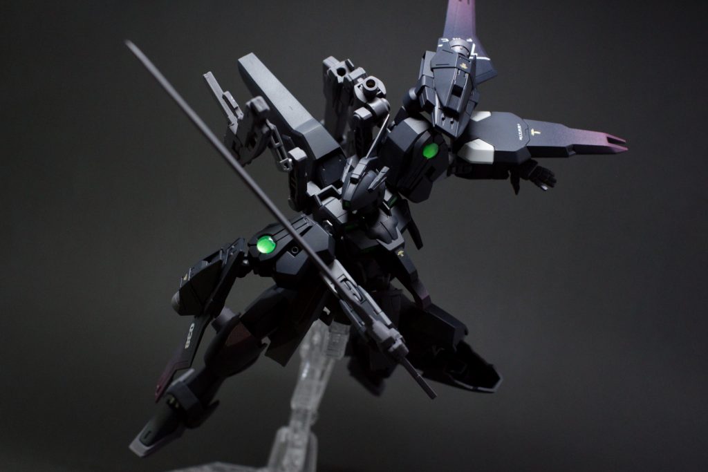 和風な名前とカラーリングにしたのもあってめちゃくちゃ似合うんですよねコレが、、全身の可動範囲もかなり広いのでポージングが決まります。