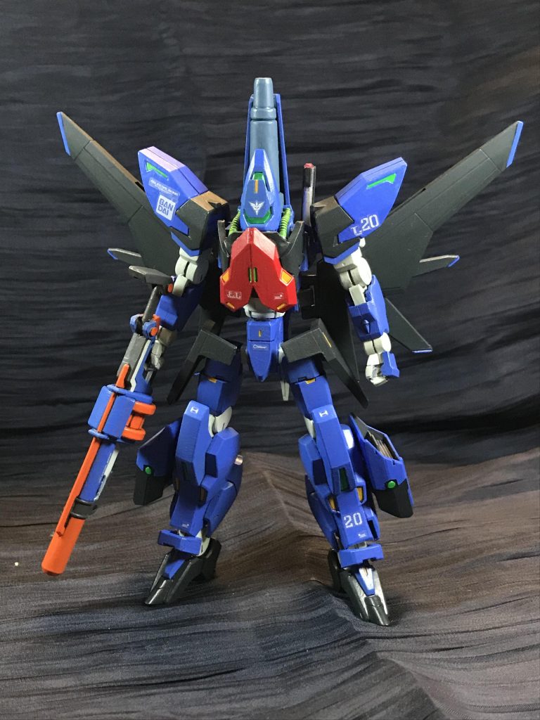 GBNというものが実在したら自分はどういう参加の仕方をするだろう。ちょっと真面目に考えてみて、人様の渾身のガンプラを攻撃とかできないだろうし、ゲームなどやらないから下手くそで壊される事を想定し、なおかつ修理も楽しみと考えてジャンクから作るんじゃないかと。あと出オチと一発芸だけは入れるだろうと。それでこうなりました。