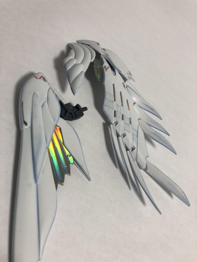 前述しましたがウィングにはご覧の通りホログラムフィニッシュでキラキラしてます