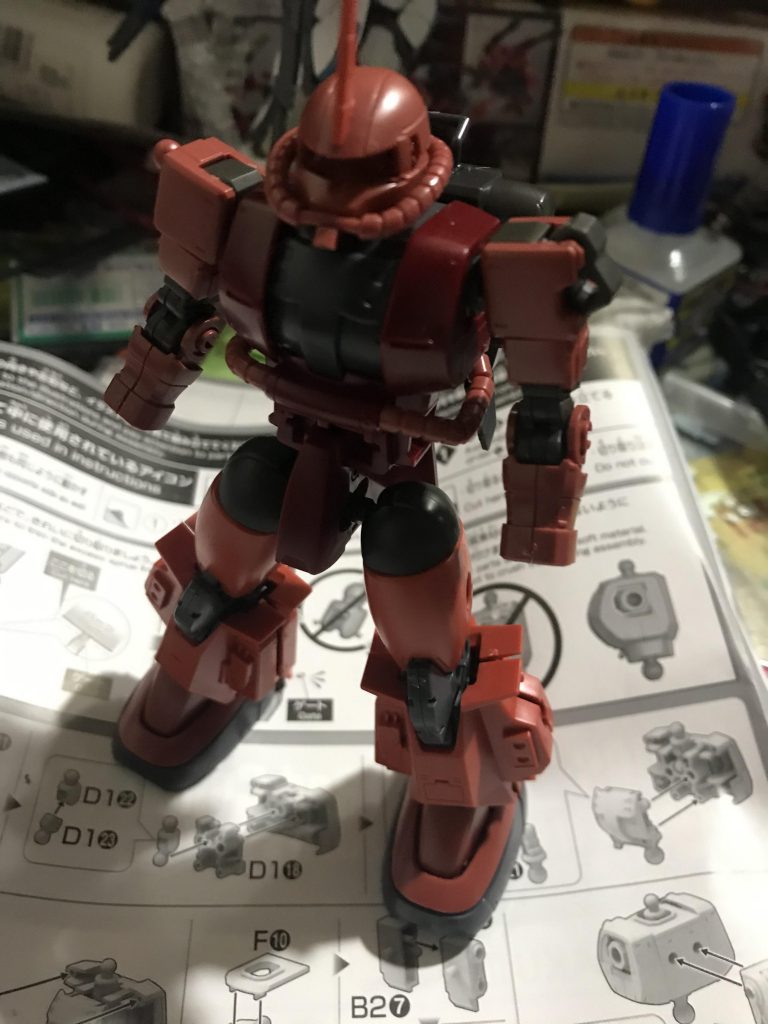 骨組み。画像では足がシャアザクですが、実際はそちらでもジョニザクを使ってます。