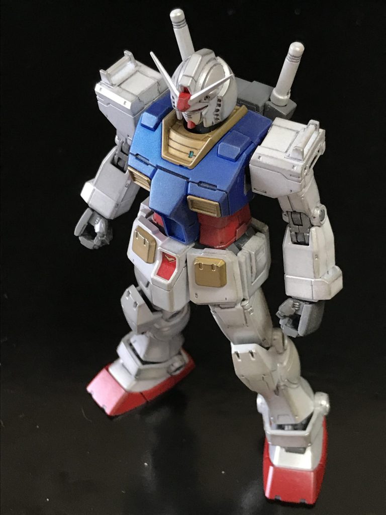 中期型で組み、全体をメタリック＆ツヤ消しで仕上げました。白い装甲は、シャインシルバーとホワイトパールを吹いてあります。デカールは全く貼っていません。ガンメタルのウェザリングマスターを少しだけエッジ各所にすりつけてあります。