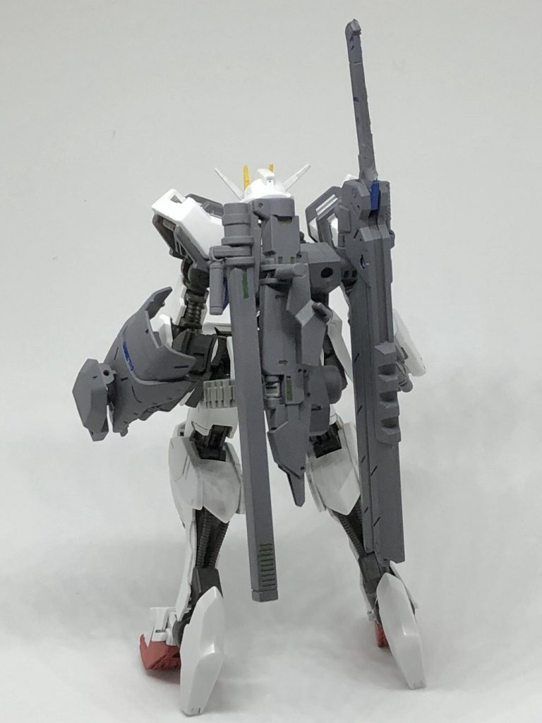 手持ち装備と腕部分のみそれっぽく作り…結果、ランチャーとソードそれぞれだとあまりにも寂しい形になってしまい…ランチャーソードストライクという形で落ち着きました💦笑