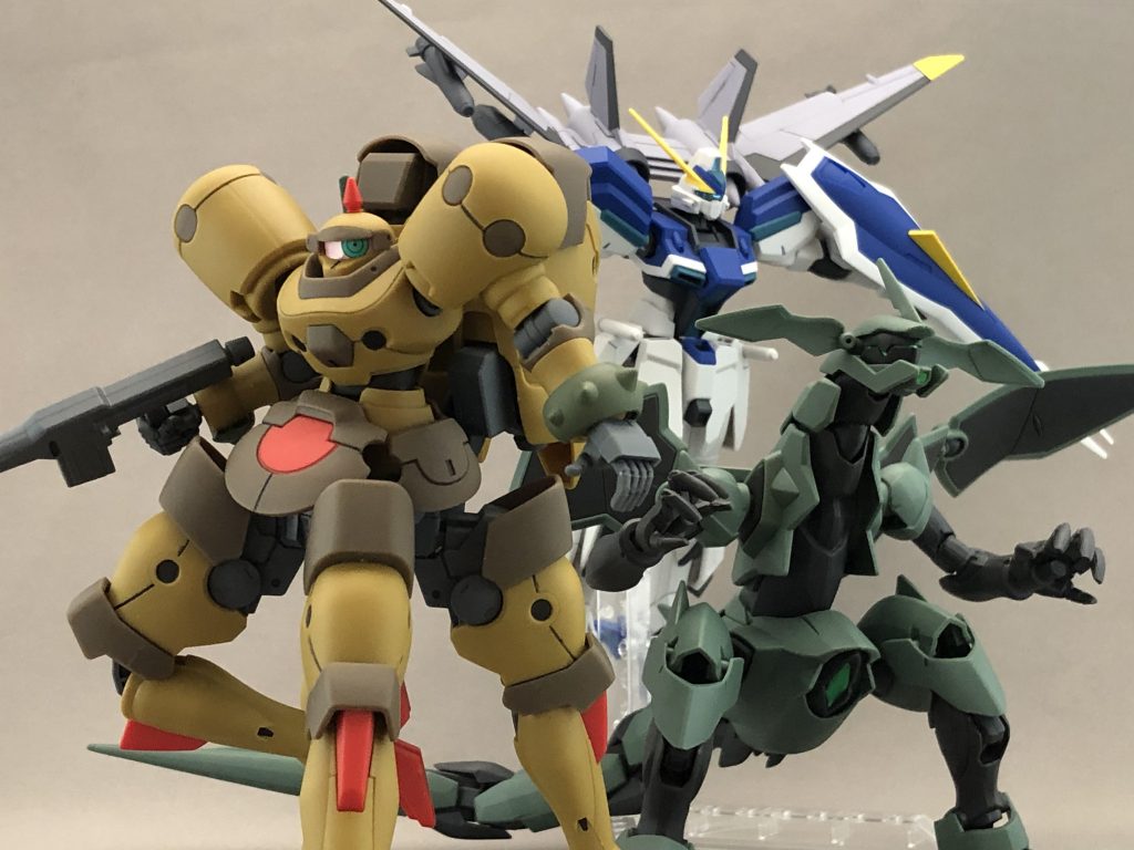 以上三機のご紹介でした!別世界観の作品群の量産機が一堂に会してる様子ってなぜか好きなんですよね。スパロボとかの影響かしら。プレバンのドートレスくん(何故プレバンなのか納得いきません!)や店頭で見つからないアヘッドさんが手に入ったら第三弾も投稿させていただくかもです。バンダイさんエアリーズとガ・ゾウムのHG化もお願いしますなんでもしますから。ここまでご覧いただきありがとうございました!
