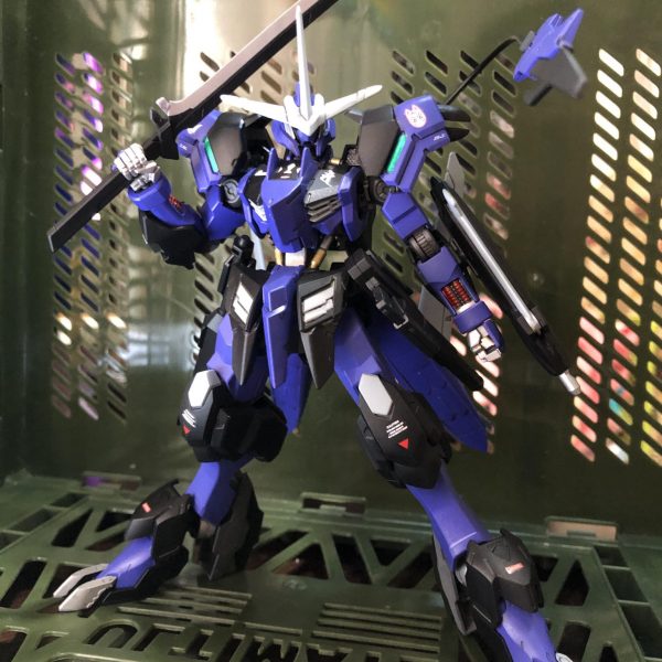 俺専用機〝鉄鬼参式 乙型改〟端白星