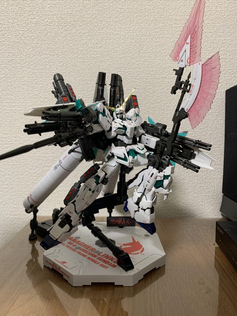 見事3作目にノミネートされたのはガンプラRGシリーズ最大のボリュームで総パーツ数 約414/ランナー数24を誇るフルコーンさん。前回作っRGシナンジュは総パーツ数 約294/ランナー数17。パーツ数で1.5倍!つまり想定では約3倍の快感を得られるはず!(薬漬訳わかんないこと言いながらamazonから届くのをワクワクしながら待ってました。