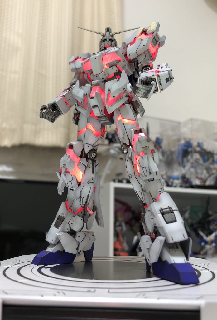 下からの写真。グラデーション塗装で重厚感が出てると思います。