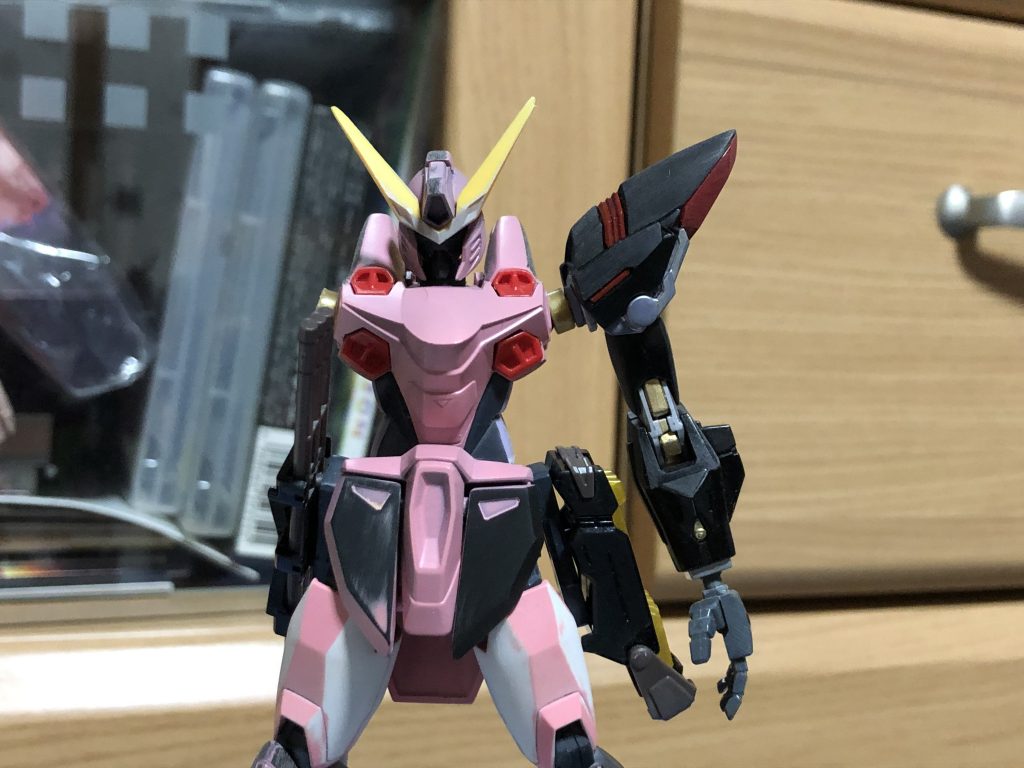 3月頃にようやく再開…思い切ってRG天ミナのパーツ使って行こう!となったはいいものの接続が難しいのなんの…(しかもRG腕のために天まで購入…笑笑)