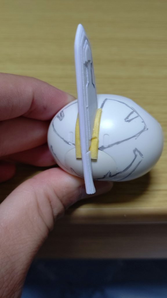 まずは顔の剣からスクラッチ。