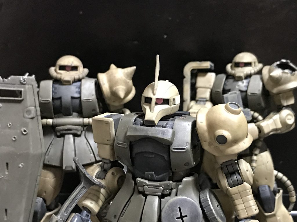 ラサに向けて川を行軍(敗走)する登場シーン。左後ろです。