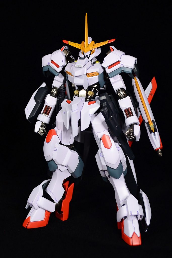 ■工作内容・各部シャープ化。・肩、ライフルの合わせ目処理。・肩へバーニアパーツを追加。・ビルドハンズ使用。・パワードアームズパワーダー付属のガトリングを追加。・腹部シリンダーへメタルパーツを使用。・足裏の肉抜き埋め。