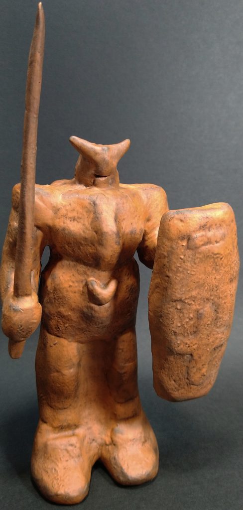 正面、ガンダムらしくビームサーベルとシールドを構えたポーズで