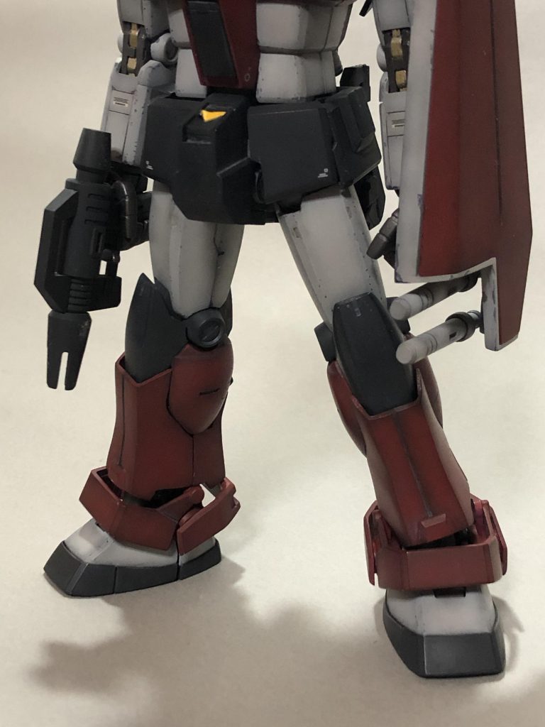 脚は放置していたMGガンダムver2.0を使用してプラ板で。