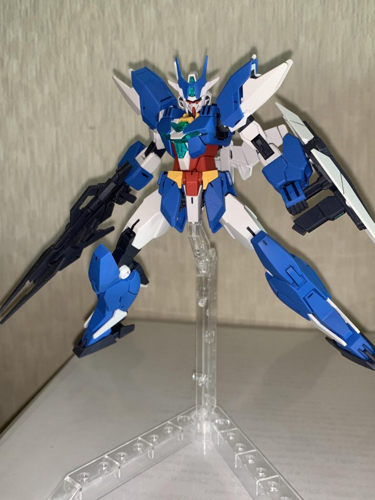 アースリィ胴体が紺から白に変わると印象も大きく変わりますがこれはこれで良き