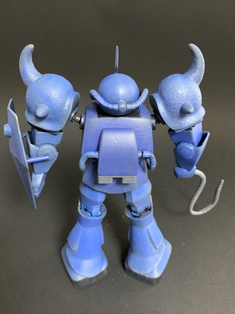 ボールジョイント化したことによって、肩が上がり、足も微妙に開き、足首の設置も良くなりました。