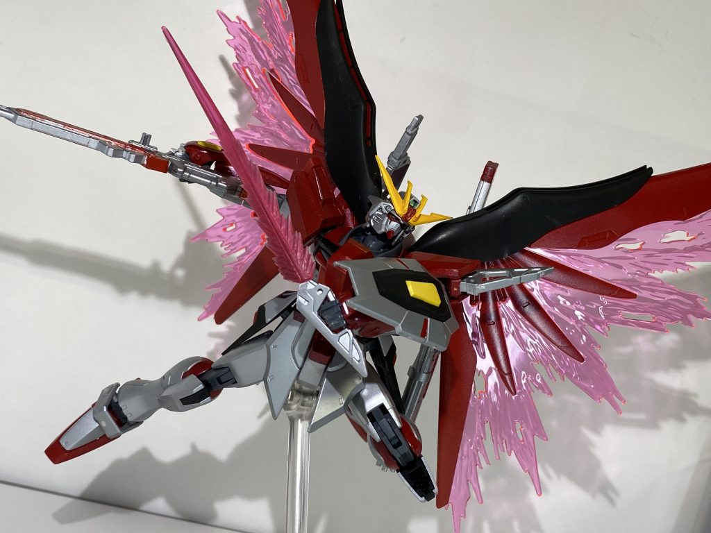 ライフル、アロンダイト、ビーム砲以外の元のデスティニーの武器はそのまま使用することができます。