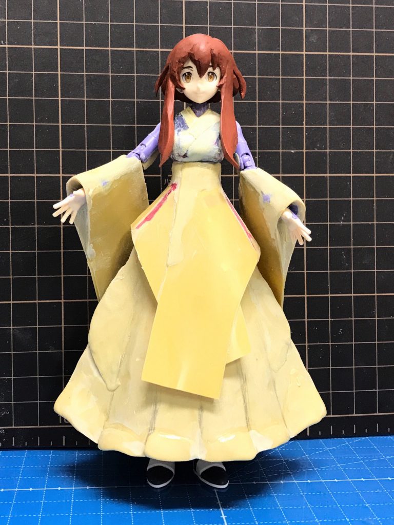 各部にパテを盛っていく