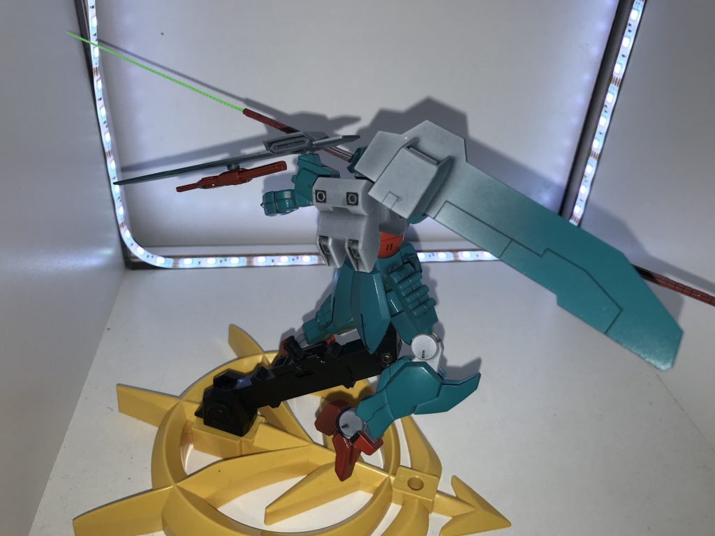 肩のウイングをグラデーション塗装しました。