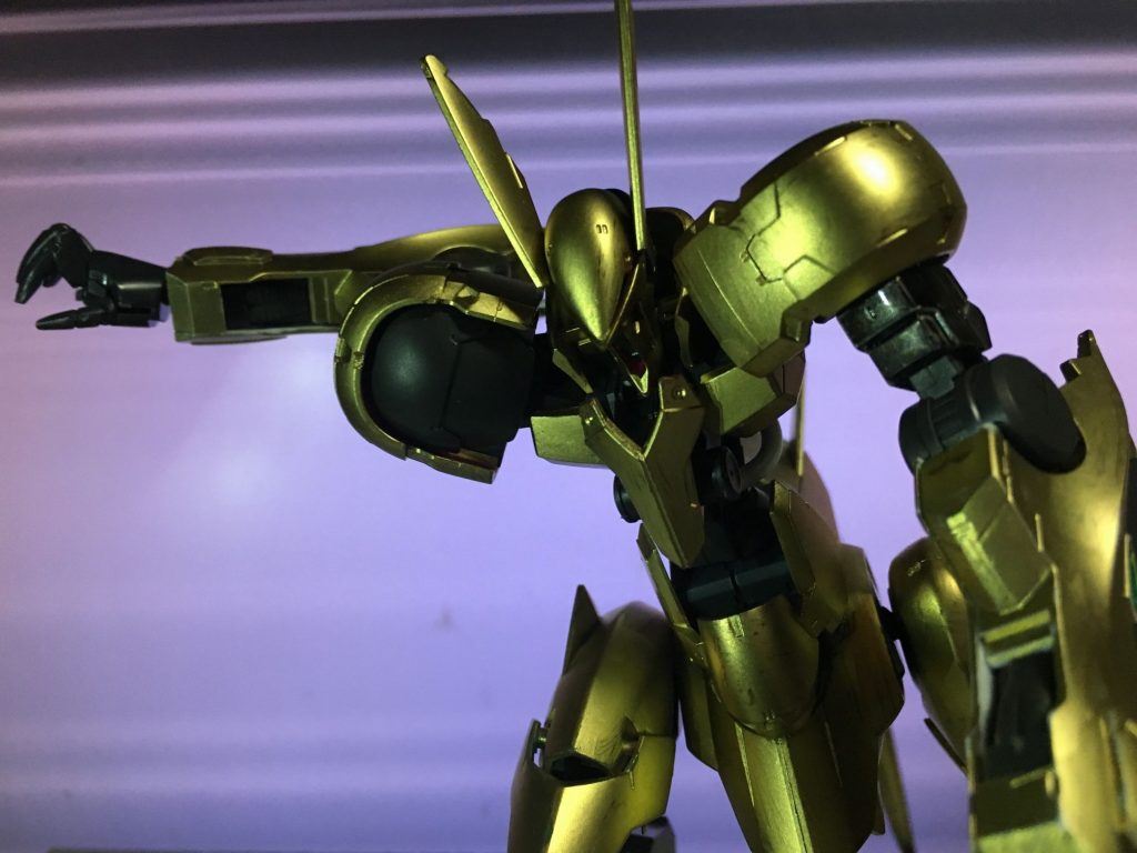 ダナジンの手を使ったクロー攻撃。超硬質の爪で引き裂く。