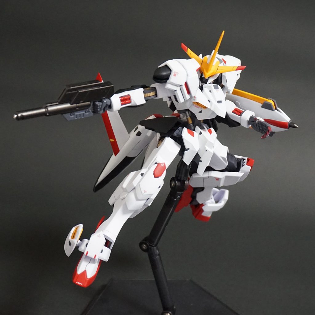 110㎜ショートレンジライフルは合わせ目消し、銃口部をメタルパイプ化しています。