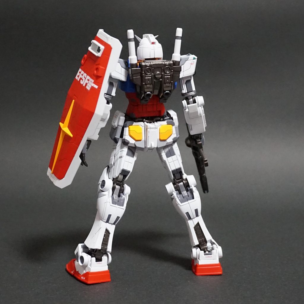 ガンダム単体でのバックショットです。