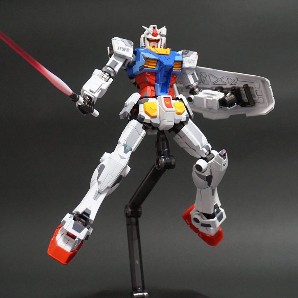 単体でもしっかりとポージング可能です。