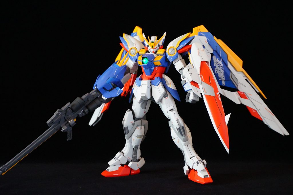 MGとはいえ、結構古いキットになってしまったし、どうもスマートすぎる脚をなっとかしたかったので、RMストライクの脚、及び上腕、手首等移植しました。