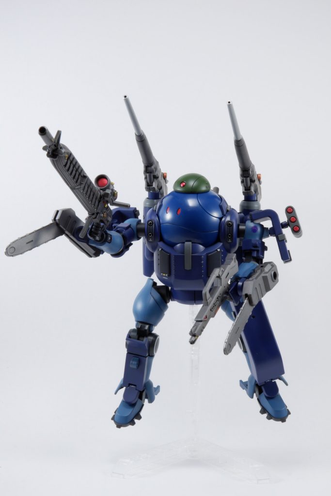 装備は右手　試作型ビームライフル（ガンダムエース付録）。左手　ハイモックのビームライフル両腕部　ティルトローターパックのチェーンソー肩　ミサイルポッドバックパック　ガンタンク初期型のキャノン砲