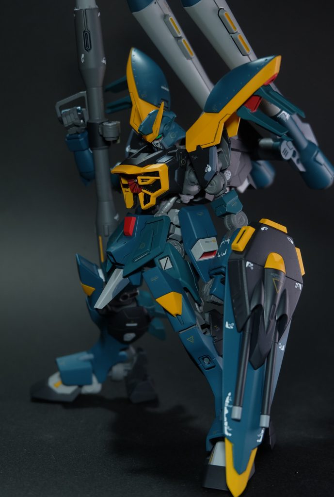 毎度のことながら、カメラアイには蛍光塗料を塗って光るようにしてます。