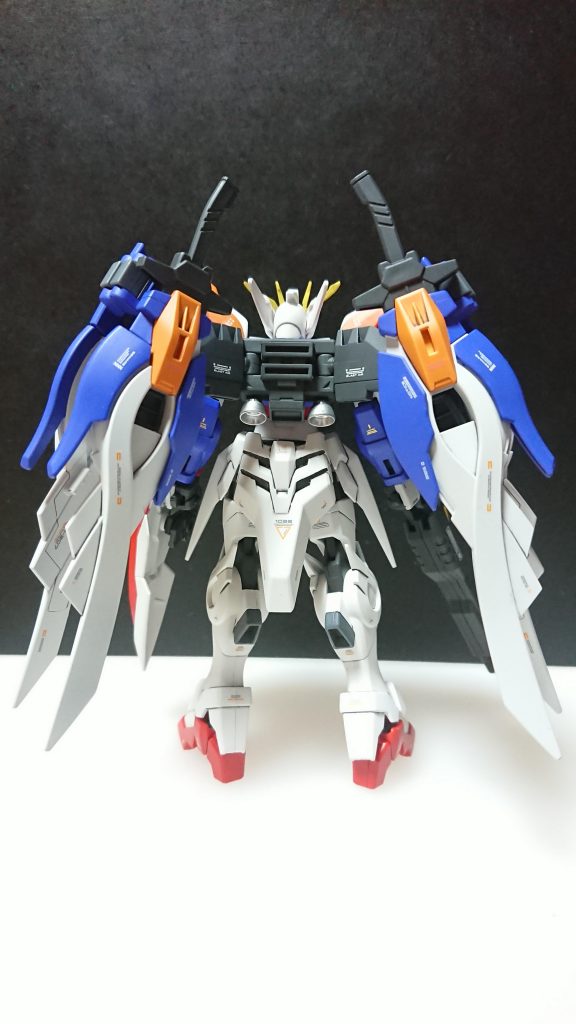 一応、蛍光塗料でカメラとか光ります