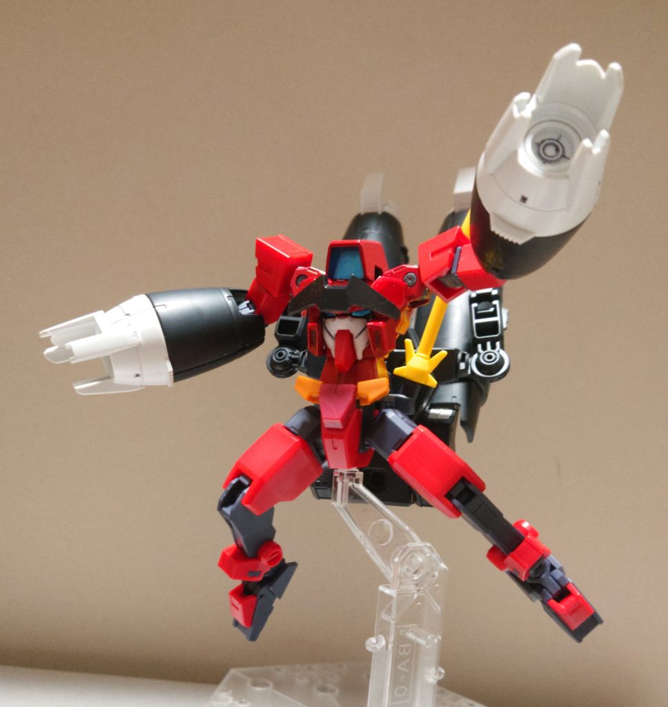 勿論アウンリゼアーマーとも合体可能で、胴体アーマーはセラフィムの腰アーマーを使用して制作しました。