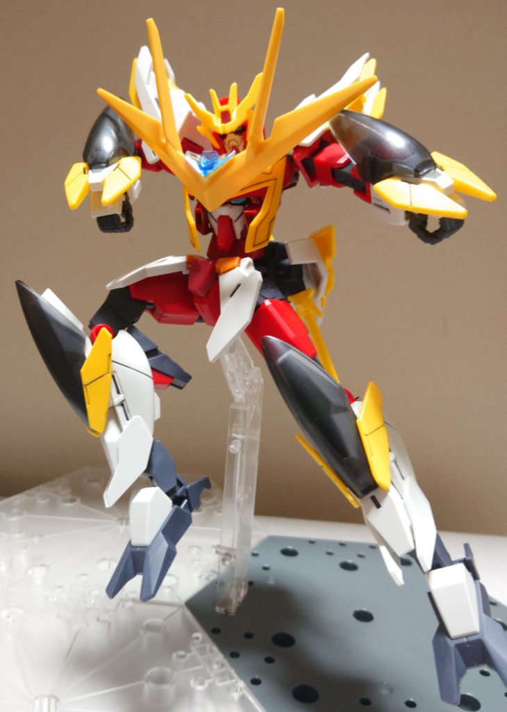 胴体アーマーのおかげでよりヒロイックな姿に出来たと思います。