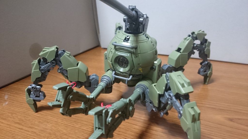 ・ポリポッドボールGBWC主人公の片割れのボールっス従来のボールとはかけ離れた脚を持ってるっスけど、一応余剰パーツを使えばグリーンなボールも再現出来るっスよ。コクピットハッチのクリアパーツを青系の色で塗れば「連邦vsジオン」のジオン鹵獲カラーみたいに出来るっス。