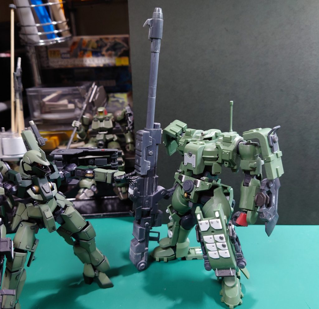 1/100をモチーフにディテールアップグレイズ隊長 ｢私より目立つんじゃない！｣の命令によりここで工作終了となりました(>_<)ゞ