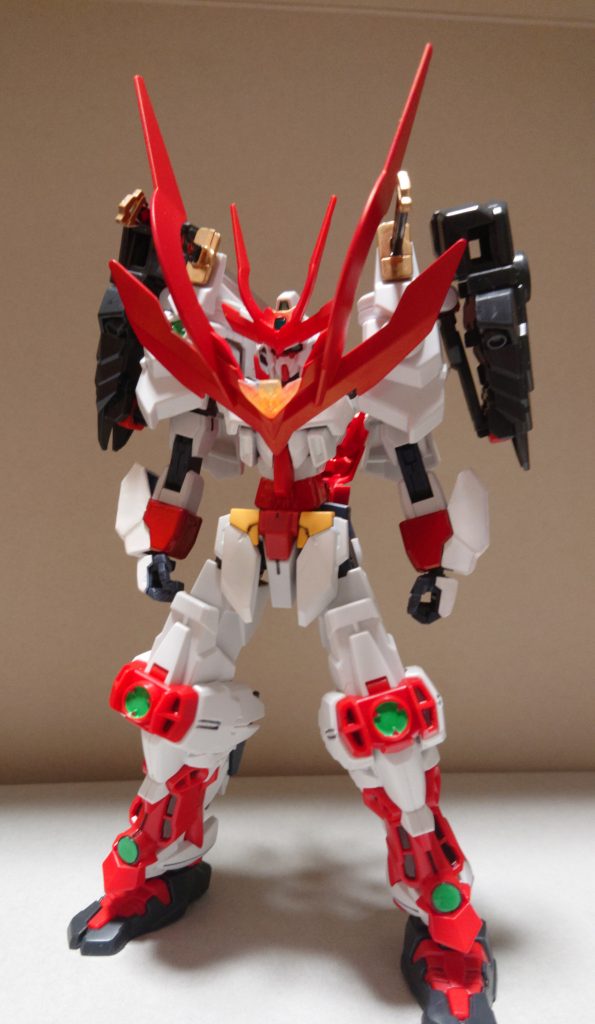 HG戦国アストレイとBB戦士戦国アストレイをアースリィのアーマーと組み合わせて制作しました。必殺技は『戦国Ｖ字斬り』。