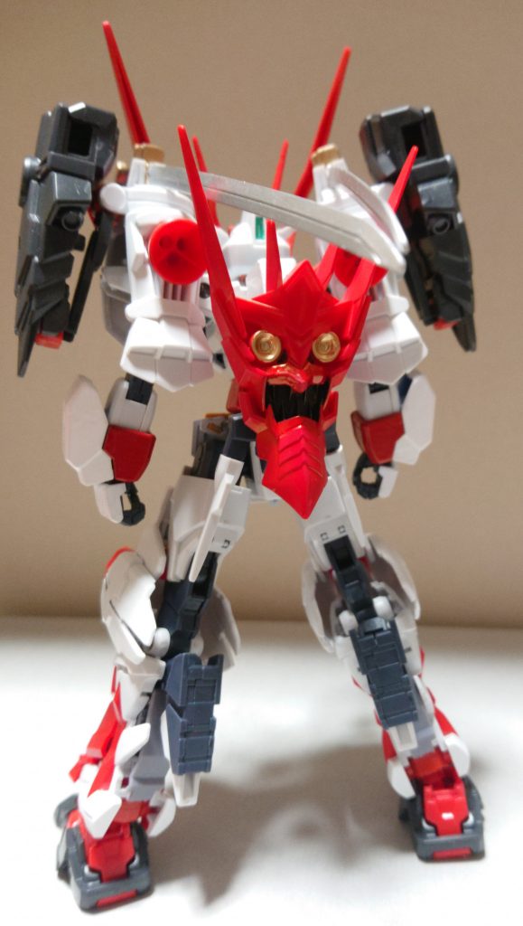 武装は二刀の戦国ソード。背部には鬼面シールドを装備。