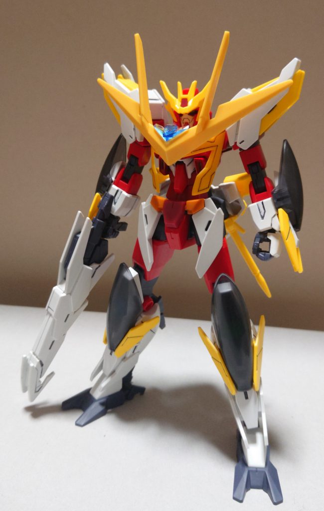 リゼマシンと合体してアニマリゼ・フェイスに。胴体アーマーはBBドラゴンガンダムとビルドバーニングガンダム、リゼのクリアパーツを使用して制作しました。