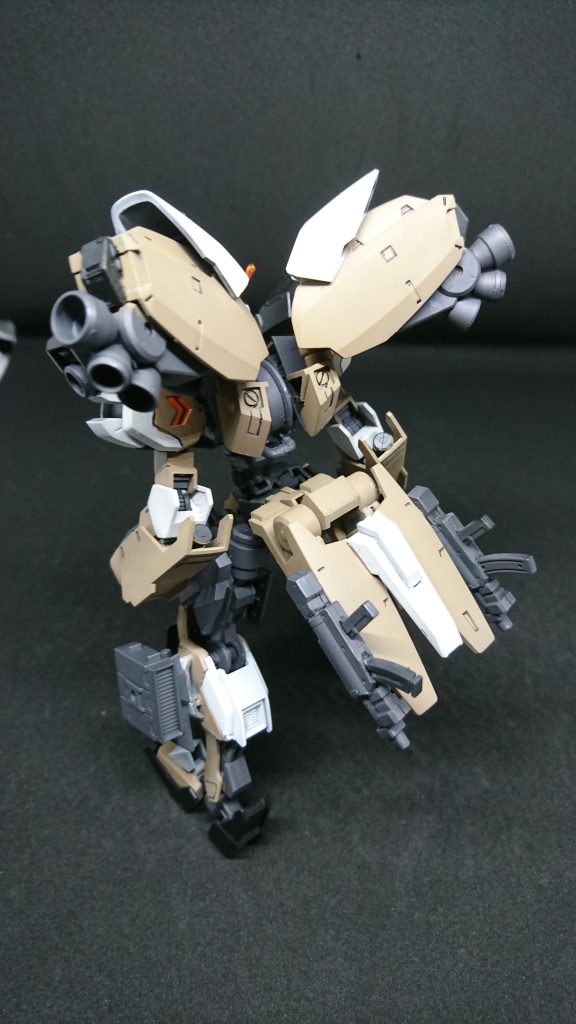 ガンダム・スコルニブルヘイムが新しく製造したネクストフレーム押収したフルシティの装甲と武装を改良しグシオンリベイクとフルシティのデータを元に製造そして改修された射撃をメインに脚部にミサイルパック、スモークキャニスターを装備肩部にカメラセンサーユニットが装備され精密な射撃が可能になりサブアームを無くしバーニアを追加し機動力を重視した機体になったかつてのグシオンリベイクとの戦闘スタイルと真逆であり相手を撹乱させ射撃で牽制し高機動を生かし不意をつく戦法である