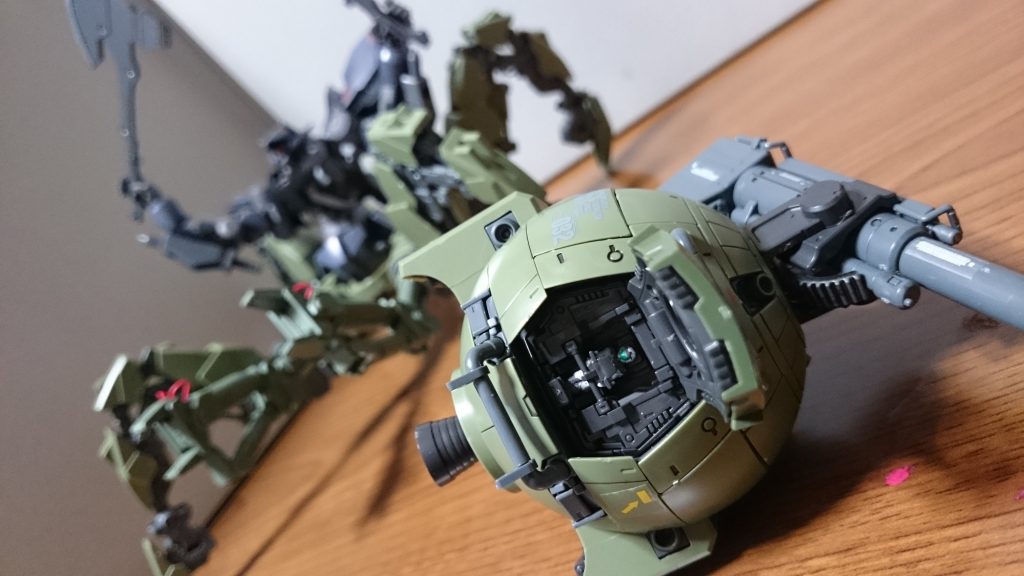 突如現れた黒いグレイズに脚を奪われたボール…\クランクニー!クランクニー!/謎の雄叫びを上げるグレイズ…………だがしかし!これで終わるボールではない!