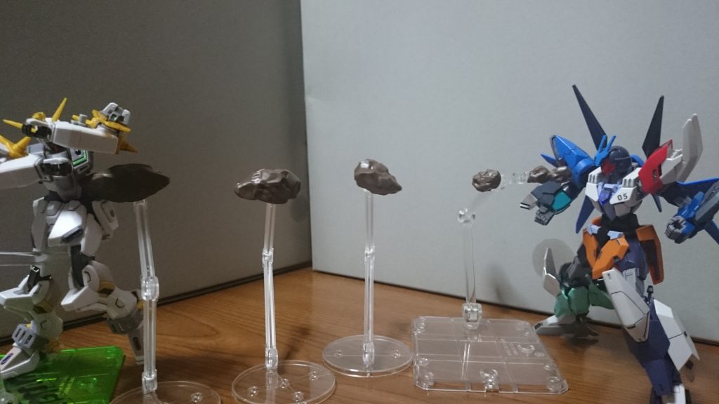 リングストーン!腰の土星の輪っかを噛み砕き(土星の輪っかは小さな岩石の集合体)、その破片を相手に向かって吐き出し飛ばす技…………こいつって口どこにあるんスか…