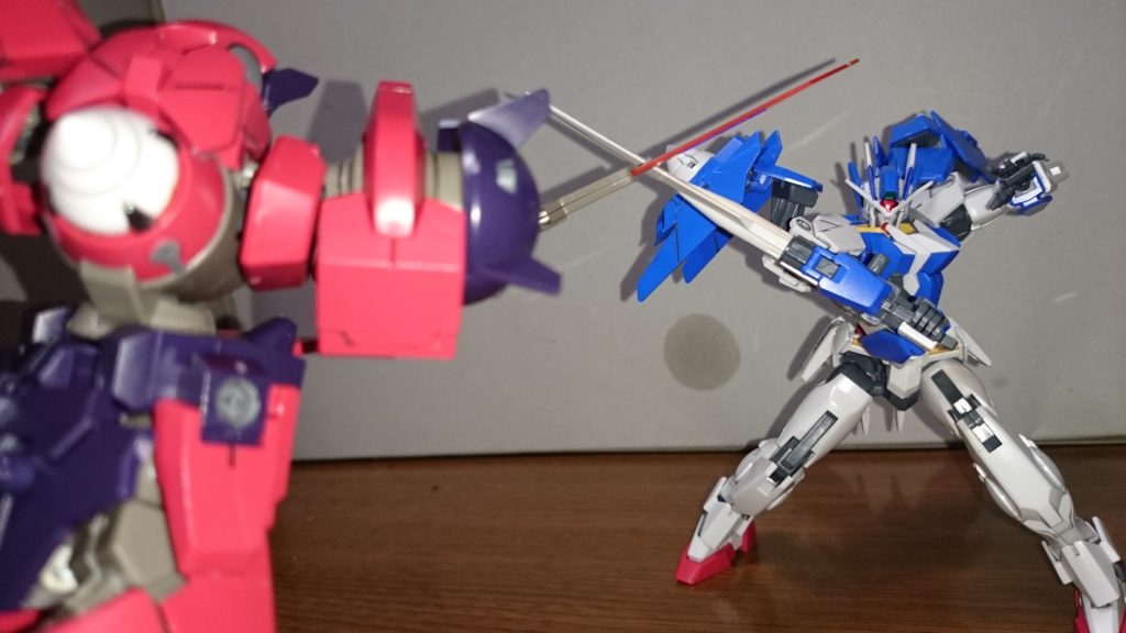 「くぅ…!」「さっきの動きを見せてみろォ!」