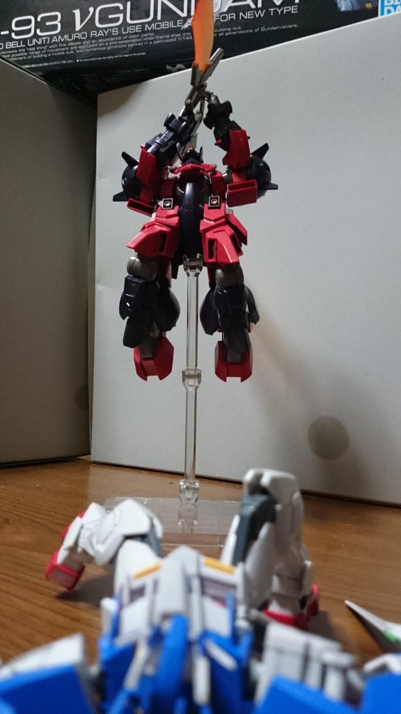 「……!」(トランザムは使わないで…)サラの言葉を思い出すが…「………………トランザム!!」「!」