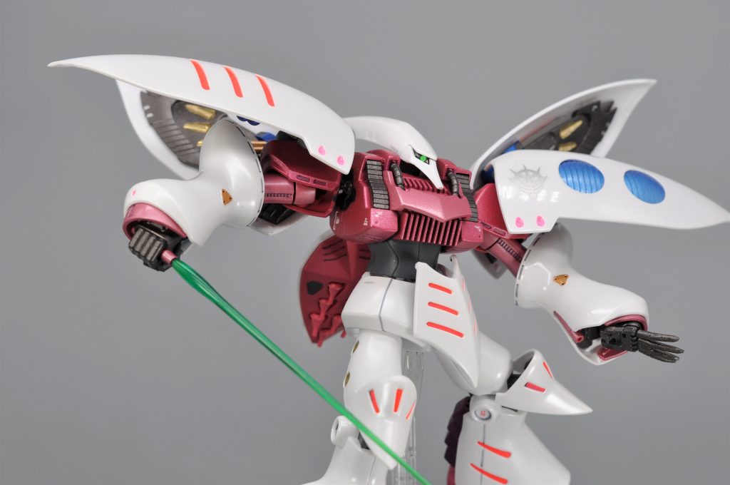 ビームサーベルはクリアグリーンに色変更しました。