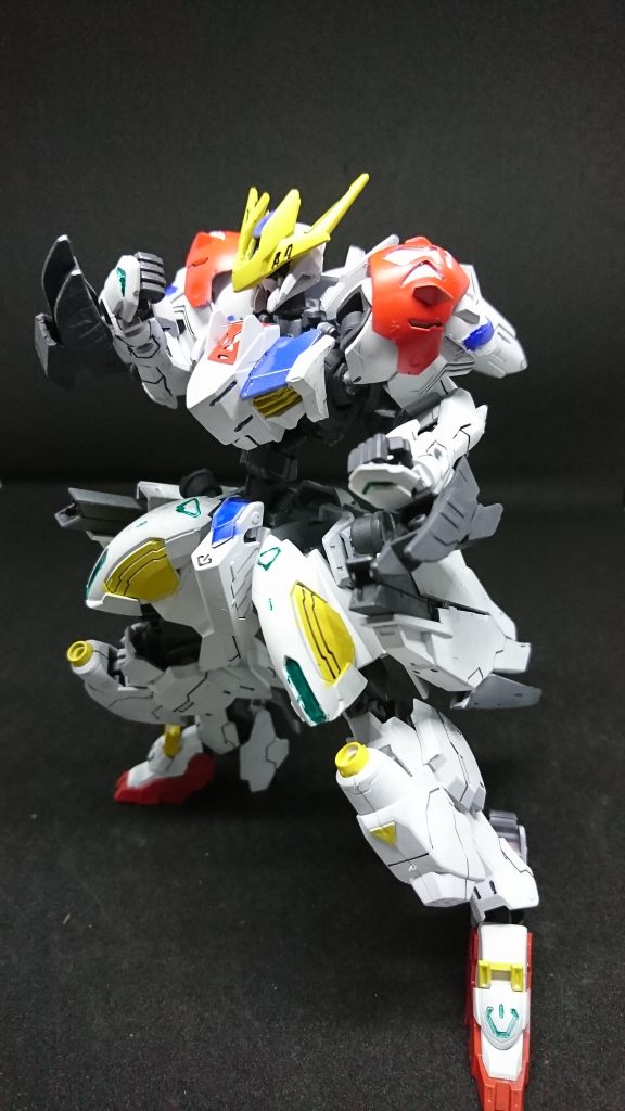 レアアロイクローレアアロイで作られたクロー武器がなくなったとしても丸腰ではないフェンリスには格納武装がありクローもその一つである