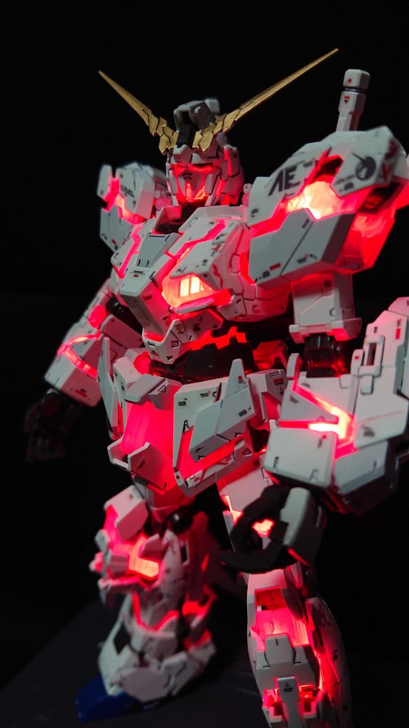 デストローイ❗これまた綺麗なレッドです。