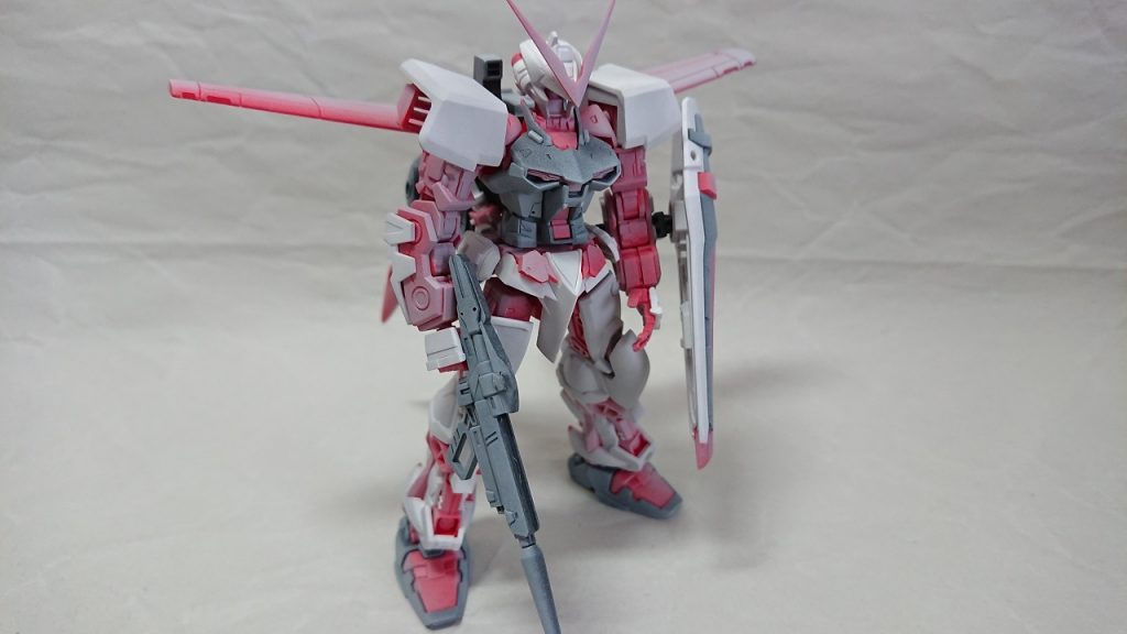 サーフェイサーを不吹いた状態です。フェイズシフト装甲みたいで良い感じです。