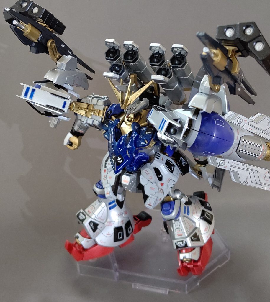 武装4 ミサイルポッド(2号機及びダブルオースカイより)